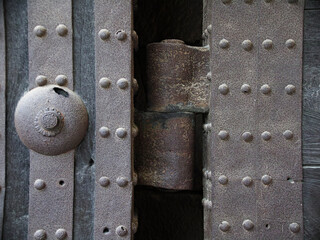 お城の門の蝶番