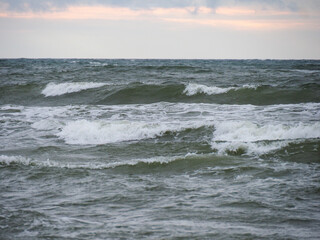 Turbulent Ocean Under a Gloomy Sky: The Majesty of Nature in Every Wave
