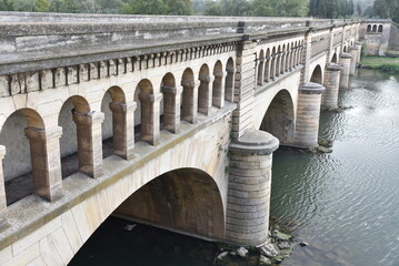 Naklejka premium Pont-canal franchissant l'Orb à Béziers. France 