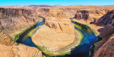 Rocky formation of the great horseshoe bend.