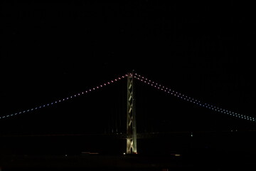 夜の明石大橋