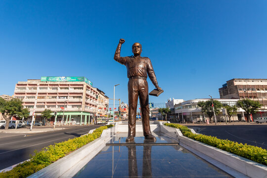 Statue of Eduardo Mondlane, African revolutionary and founder of Mozambican Liberarion Front (FRELIMO)