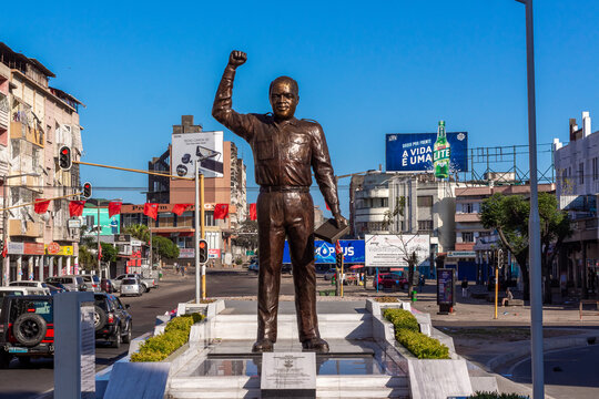 Statue of Eduardo Mondlane, African revolutionary and founder of Mozambican Liberarion Front (FRELIMO)