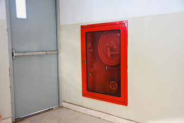 Fire extinguishing system in buildings