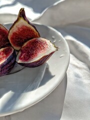 figs on a plate