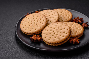 Round dotted snack snack cookies with cream