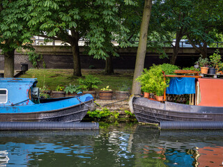 Obraz premium Little Venice in London is a picturesque and tranquil waterside setting located near Paddington.