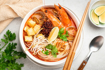 Laksa, Malaysian noodle soup with shrimp, tofu and sprouts, top view