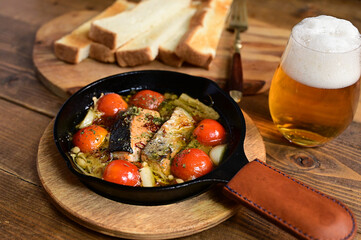 秋鮭のハニーマスタードアヒージョ