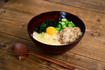 オクラとトロロ、納豆の腸活丼