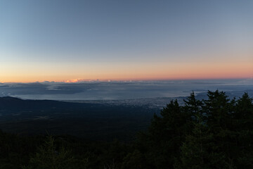 Fototapeta premium 富士山の五合目から眺める夜明け