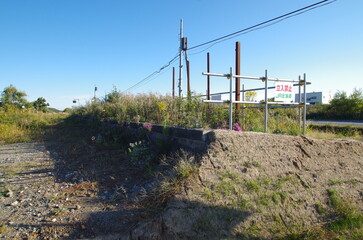 廃駅のホーム