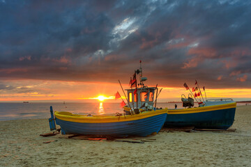Fototapeta premium Beautiful sunrise on the beach of Baltic Sea in Sopot, Poland