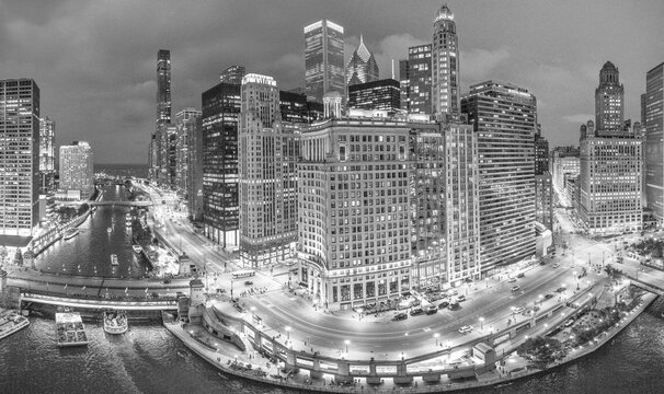 Fototapeta Black and white aerial view of Chicago skyline along Chicago River on a summer night