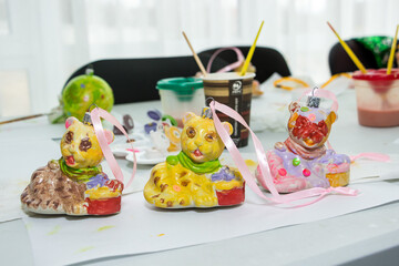 painted New Year's toys on the Christmas tree with a bone and paints, Christmas, children's drawings, master class