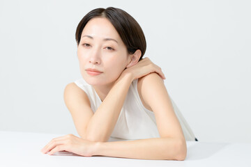 リラックスする女性　ビューティー　美容