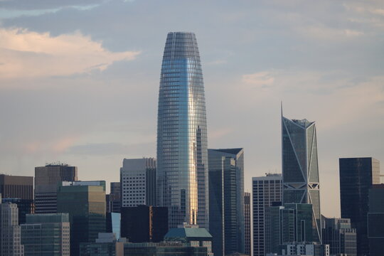 Salesforce Tower