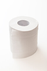 白背景にトイレットペーパー