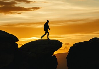 Obraz premium Silhouette Sunset Walk.