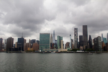Fototapeta premium Manhattan Cityscape on a Cloudy Day