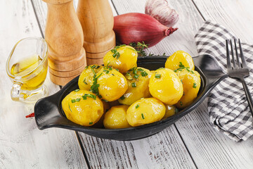 Hot boiled baby potato with oil