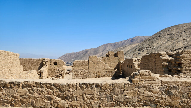 TAMBO COLORADO. INCA ARCHAEOLOGICAL COMPLEX. HISTORY OF THE INCA CIVILIZATION.