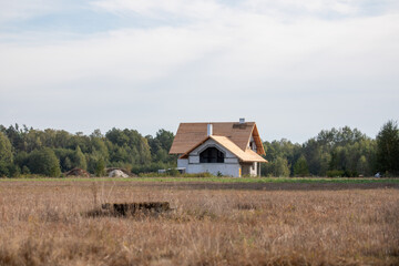 Budowa domu jednorodzinnego. Budowa domu z poddaszem użytkowym. Budowa domu. Polskie Prawo Budowlane. Budownictwo . © Leszek Szelest