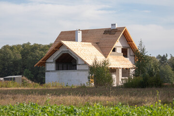 Budowa domu jednorodzinnego. Budowa domu z poddaszem użytkowym. Budowa domu. Polskie Prawo Budowlane. Budownictwo . © Leszek Szelest