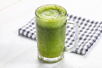 Lemon and mint cold smoothie