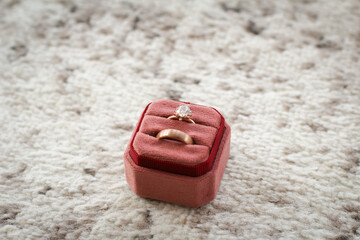 wedding rings in box