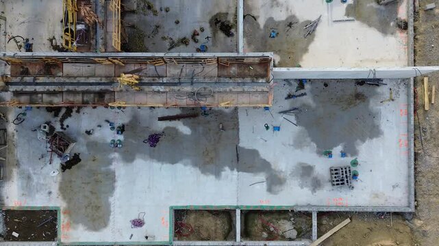 Dalle et mur porteur en chantier | vue drone