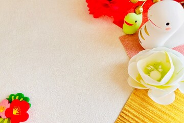 2025年の巳年の年賀状素材1(紅白)