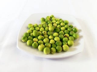 Takokak (Solanum torvum) is also called cepokak, rimbang, terung pipit, beri turkey, terong mini. Fresh fruit can be consumed directly or used as vegetables and for health.