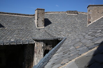 Forteresse et Ch&acirc;teau de Murol sur un socle basaltique 