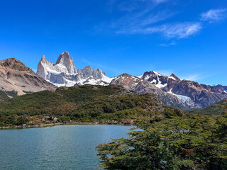 fitz roy argentina mountain range blue lake forest el chalten patagonia
