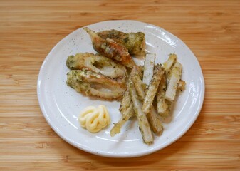 ちくわとゴボウの磯辺揚げ、