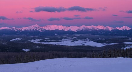 Obraz premium An amazing sunset in the snow mountains of Vancouver, Canada.