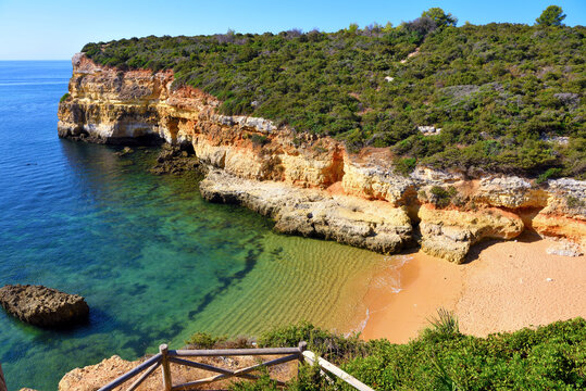 praia do barranco beach Porches algarve portugal