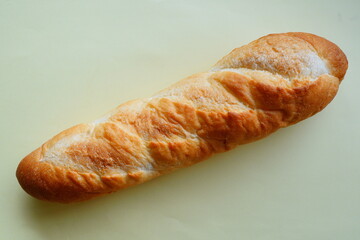 パン屋さんで購入したフランスパン。
