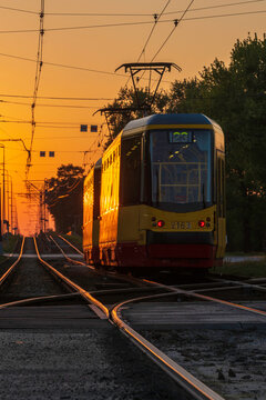 Warszawski Transport Publiczny, Jadący tramwaj elektryczny nr 24 model 123N ZTM
