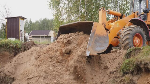 wheel loader works with sand 4k