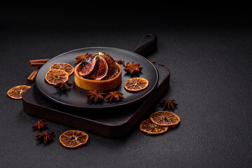 Sweet tart with figs, cheese cream and pecans