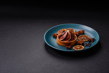 Sweet tart with figs, cheese cream and pecans