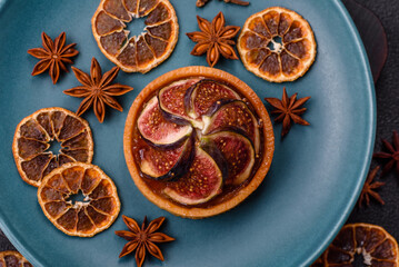 Sweet tart with figs, cheese cream and pecans