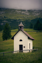 Fototapeta premium Cappella nei pressi di Braies