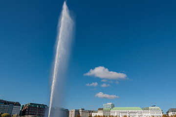 Die Hansestadt Hamburg an der Alster