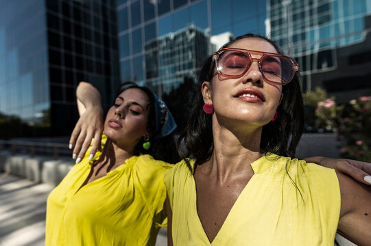 Fashionable Friends Express Emotions in Urban Environment