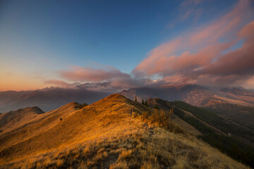 Fototapeta premium Mountains on sunset
