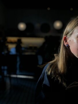 A woman in a caffee