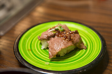 Beef tataki sushi